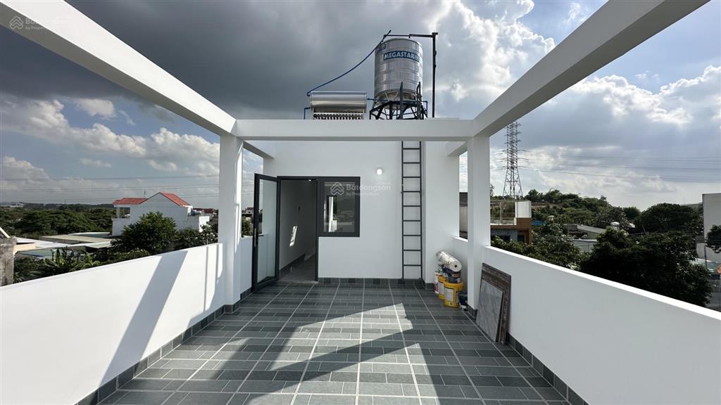 Bán nhà mới 3 tầng 4x22m 4 phòng ngủ tại phước tân, đồng nai. sổ riêng full thổ cư, full nội thất