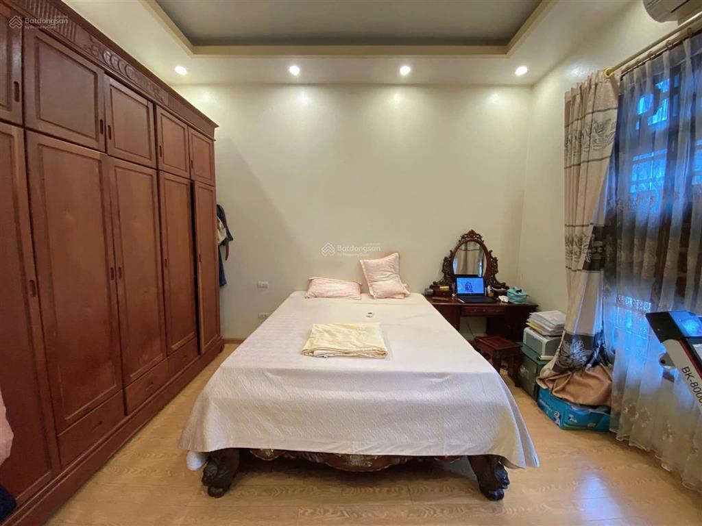 Bán nhà hoàng quốc việt  cầu giấy  90m2x4t  ô tô đỗ  xây tòa cho thuê dòng tiền khủng