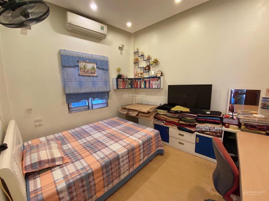 Bán nhà hoàng quốc việt  cầu giấy  90m2x4t  ô tô đỗ  xây tòa cho thuê dòng tiền khủng