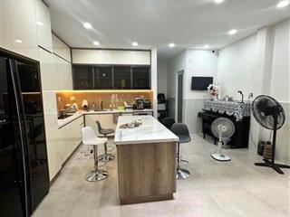 Định cư mỹ bán gấp nhà đường tôn đản, q4  83,2m2 (5,2x16m). ô tô ngủ trong nhà. sổ sạch