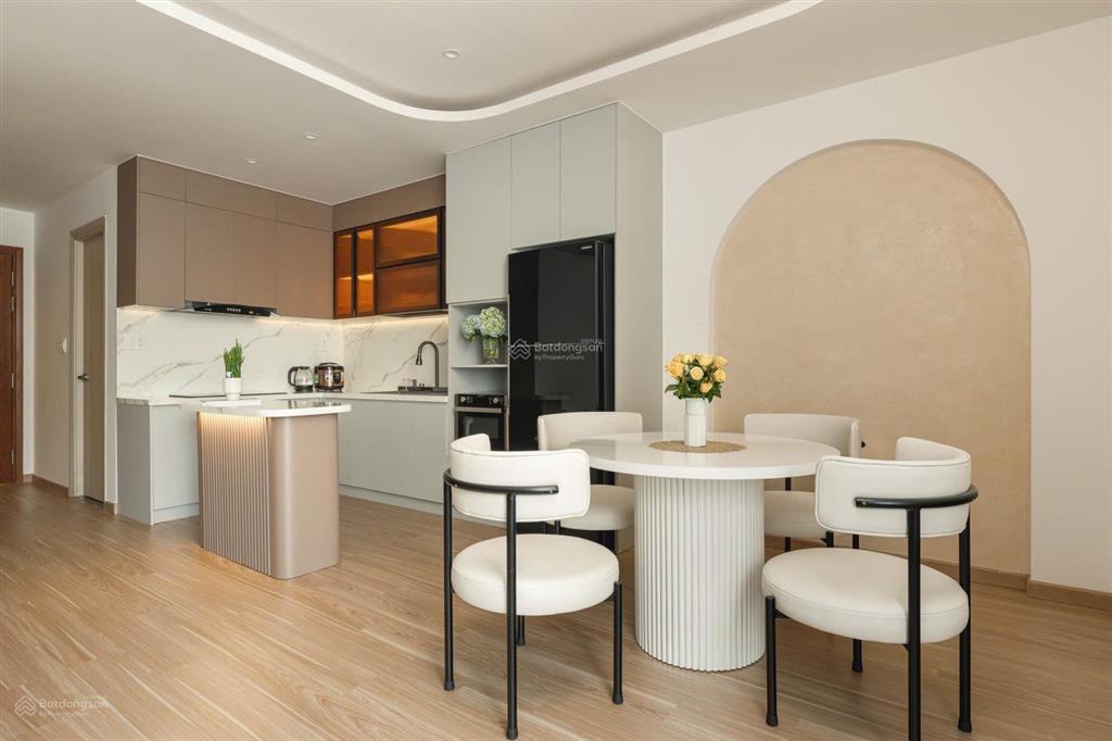 Thuê chung cư gold view 2pn 2wc 75m2 nội thất mới 100% tôn gỗ ấm cúng ngay