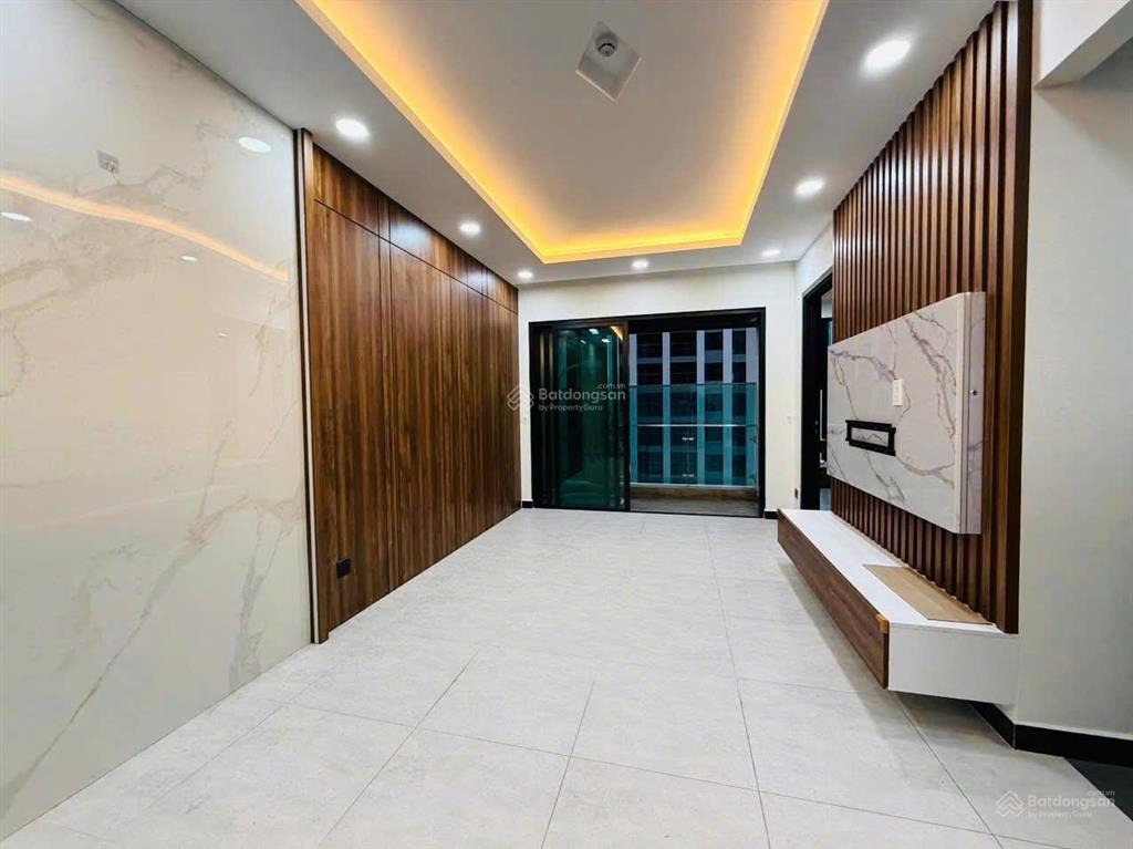 Thuê delasol 2pn2wc 78m2 mới 100% ban công view hồ bơi yên tĩnh ngay quận 4 sát q1 q3  0775 924 ***