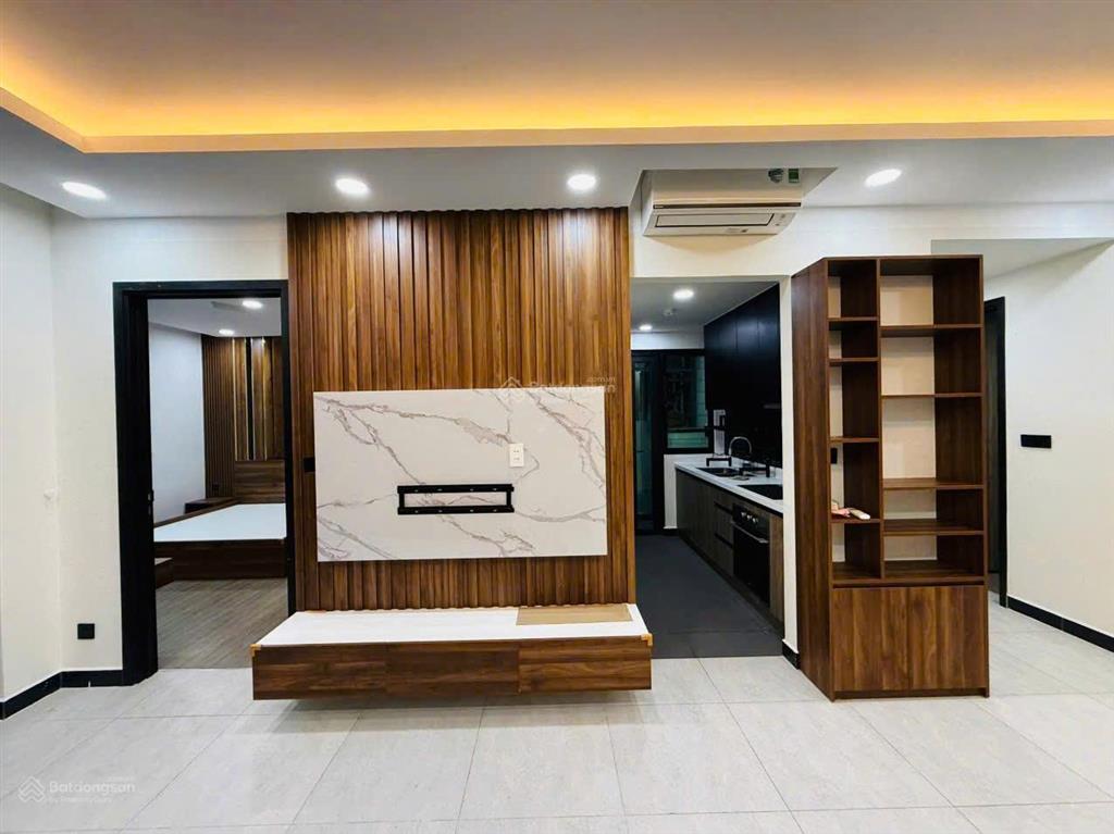 Thuê delasol 2pn2wc 78m2 mới 100% ban công view hồ bơi yên tĩnh ngay quận 4 sát q1 q3  0775 924 ***