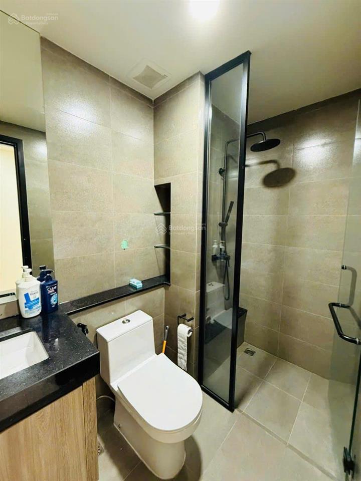 Thuê delasol 2pn2wc 78m2 mới 100% ban công view hồ bơi yên tĩnh ngay quận 4 sát q1 q3  0775 924 ***