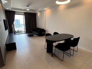 Thuê 2pn 2wc 92m2 view landmark thiết kế tối giản tôn đen tinh tếbến vân đồn quận 4  0775 924 ***