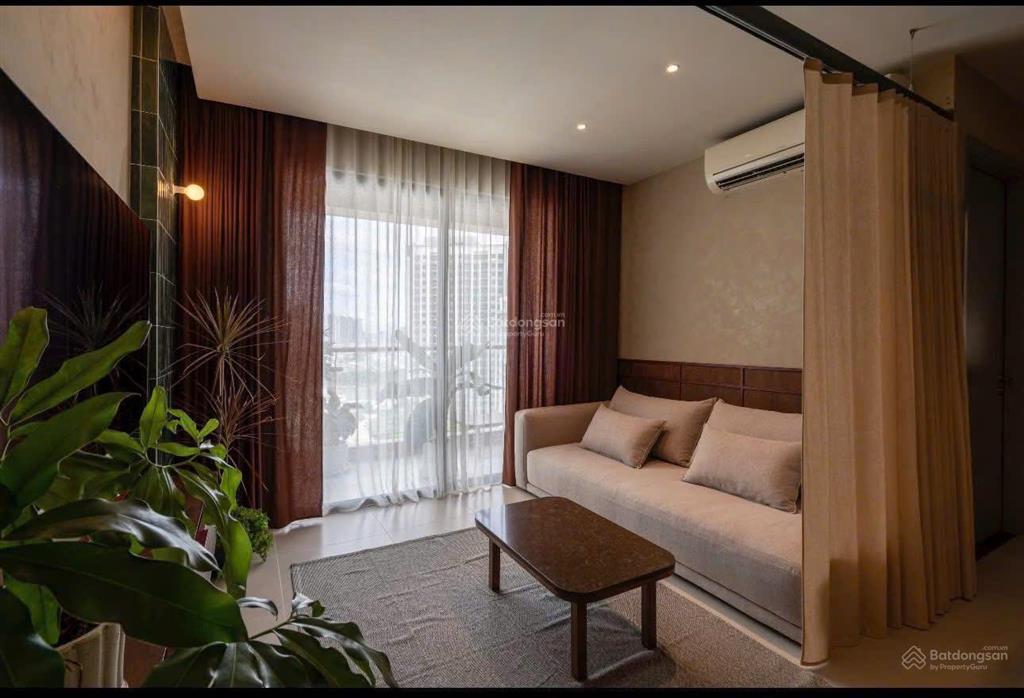 Thuê 2pn 2wc 80m2 tôn gỗ mới 100% ban công view chill  bến vân đồn quận 4 gần q1 q3  0775 924 ***