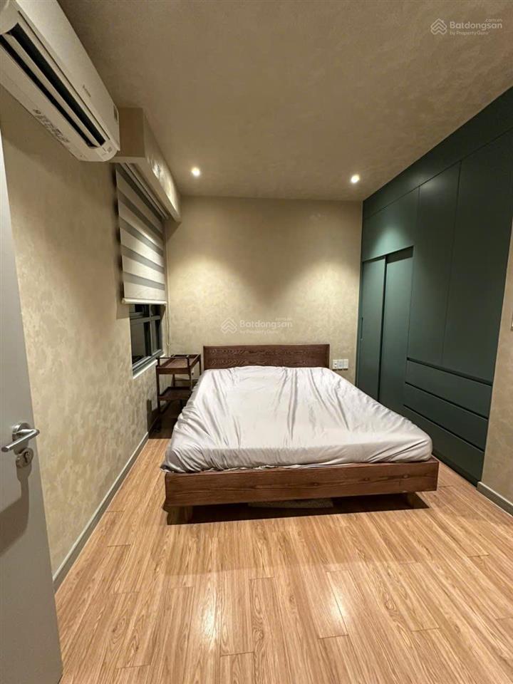 Thuê 2pn 2wc 80m2 tôn gỗ mới 100% ban công view chill  bến vân đồn quận 4 gần q1 q3  0775 924 ***