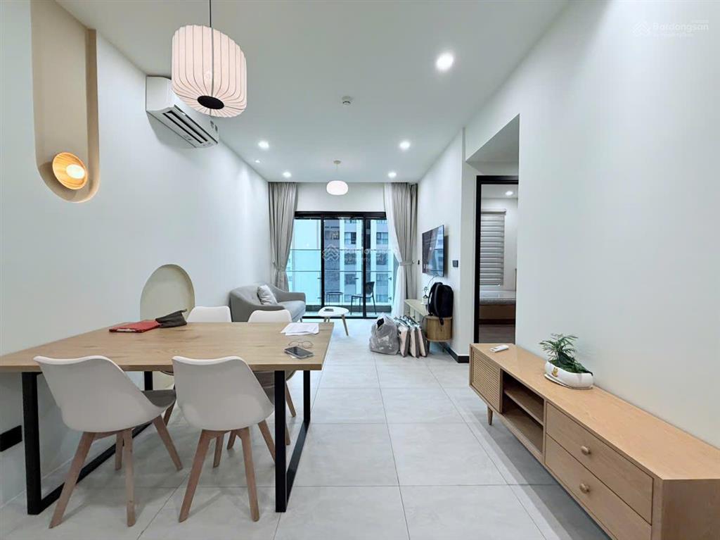 Thuê de la sol mới 100% 2pn2wc 76m2 ban công view sông siêu thoáng bến vân đồn quận 4 0775 924 ***