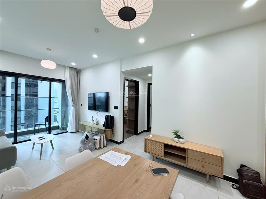 Thuê de la sol mới 100% 2pn2wc 76m2 ban công view sông siêu thoáng bến vân đồn quận 4 0775 924 ***