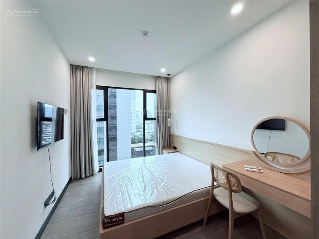 Thuê de la sol mới 100% 2pn2wc 76m2 ban công view sông siêu thoáng bến vân đồn quận 4 0775 924 ***