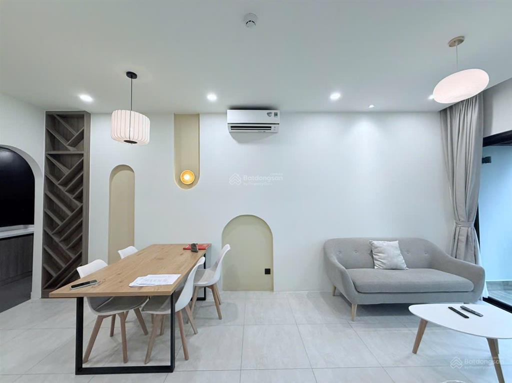 Thuê de la sol mới 100% 2pn2wc 76m2 ban công view sông siêu thoáng bến vân đồn quận 4 0775 924 ***