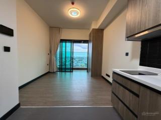 Thuê de la sol 35m2 ban công view sông siêu thoáng ngay bến vân đồn quận 4 sát q1 q4  0775 924 ***