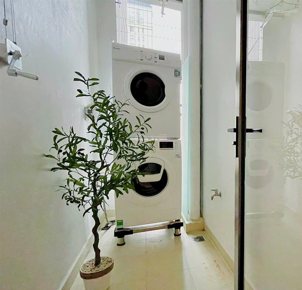 Thuê ngay tresor 2pn2wc 74m2 view sông mới 100%  bến vân đồn quận 4 sát q1 q3  harry 0775 924 ***