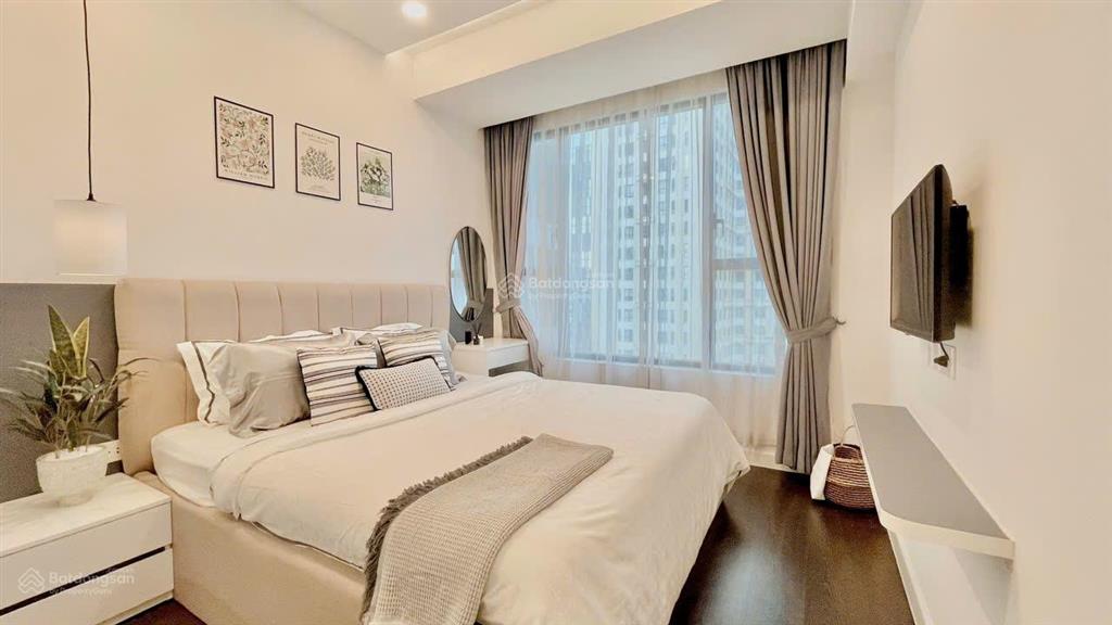 Thuê ngay tresor 2pn2wc 74m2 view sông mới 100%  bến vân đồn quận 4 sát q1 q3  harry 0775 924 ***