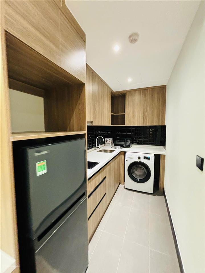 Thuê de la sol 35m2 nội thất mới 100% ban công view đẹp tôn thất thuyết q4 sát q1, q3  0775 924 ***