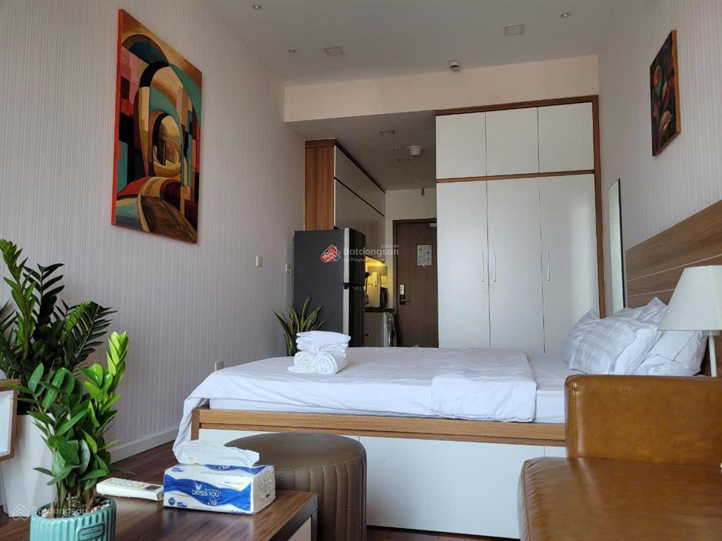 Thuê millennium 35m2 ban công tôn gỗ ấm cúng  bến vân đồn quận 4 sát q1 q3 cầu bason  0775 924 ***