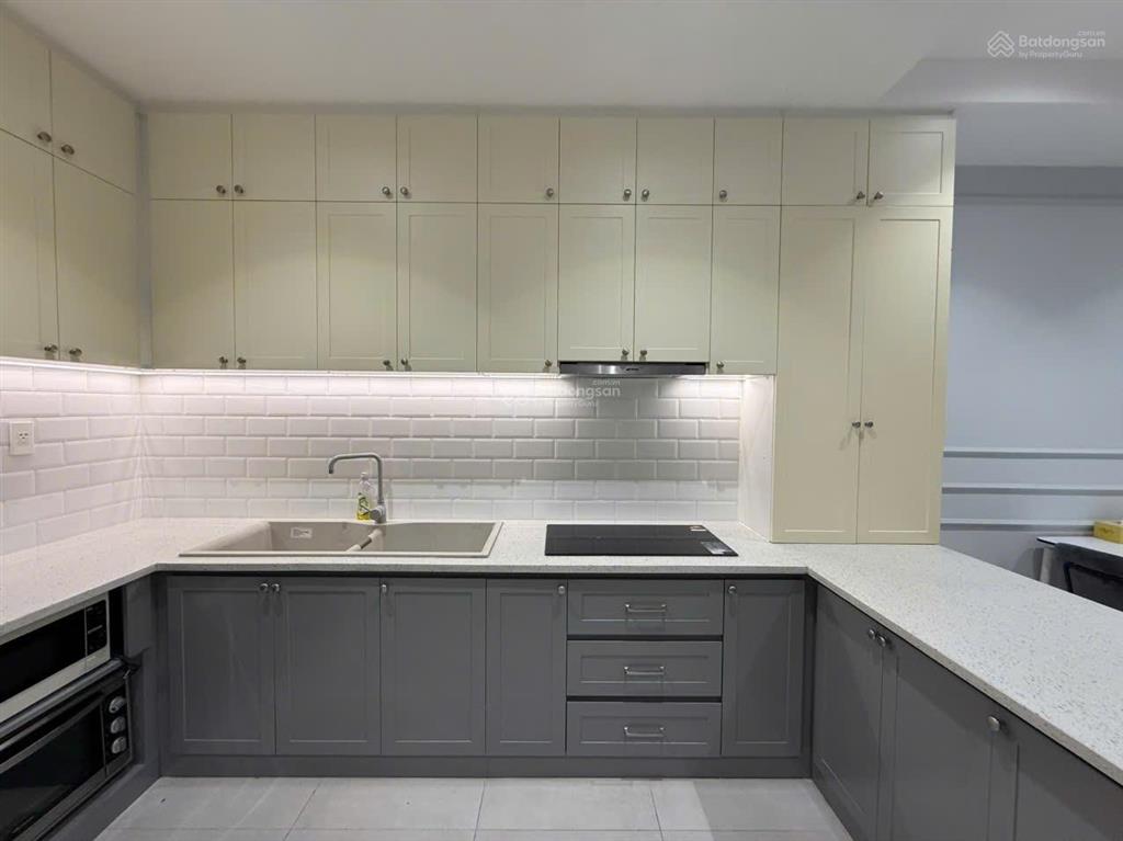 Thuê gold view 2pn2wc 84m2 nội thất mới 100% sang trọng ngay bến vân đồn q4 sát q1 q3 0775 924 ***