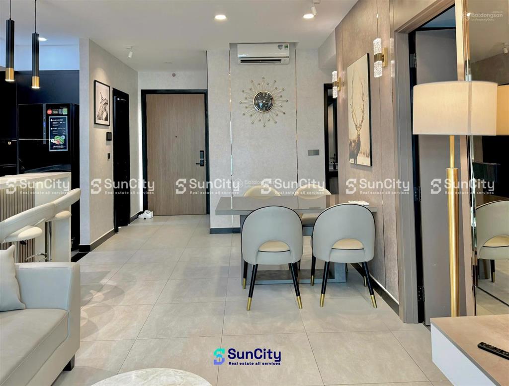 Thuê ngay 2pn2wc 86m2 mới 100% nội thất luxury view sông bến vân đồn quận 4 sát q1 q3  0775 924 ***