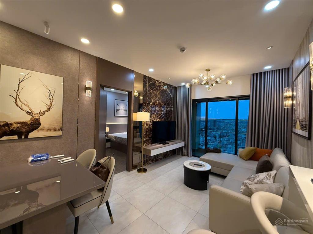 Thuê ngay 2pn2wc 86m2 mới 100% nội thất luxury view sông bến vân đồn quận 4 sát q1 q3  0775 924 ***