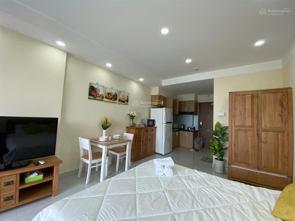 Thuê chung cư millennium 35m2 ban công view bitexco ngay bến vân đồn quận 4  quận 1  0775 924 ***