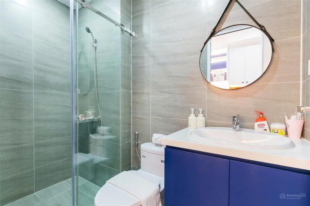 Thuê millennium 35m2 mới 100% giá 12tr ban công view sông  bến vân đồn quận 4 sát q1  0775 924 ***