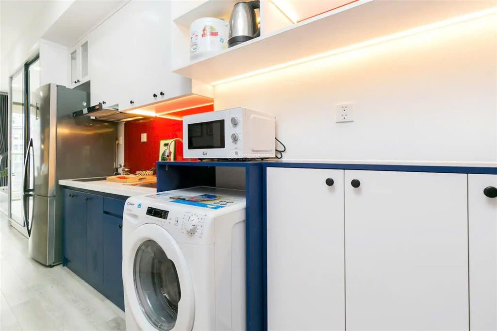 Thuê millennium 35m2 mới 100% giá 12tr ban công view sông  bến vân đồn quận 4 sát q1  0775 924 ***