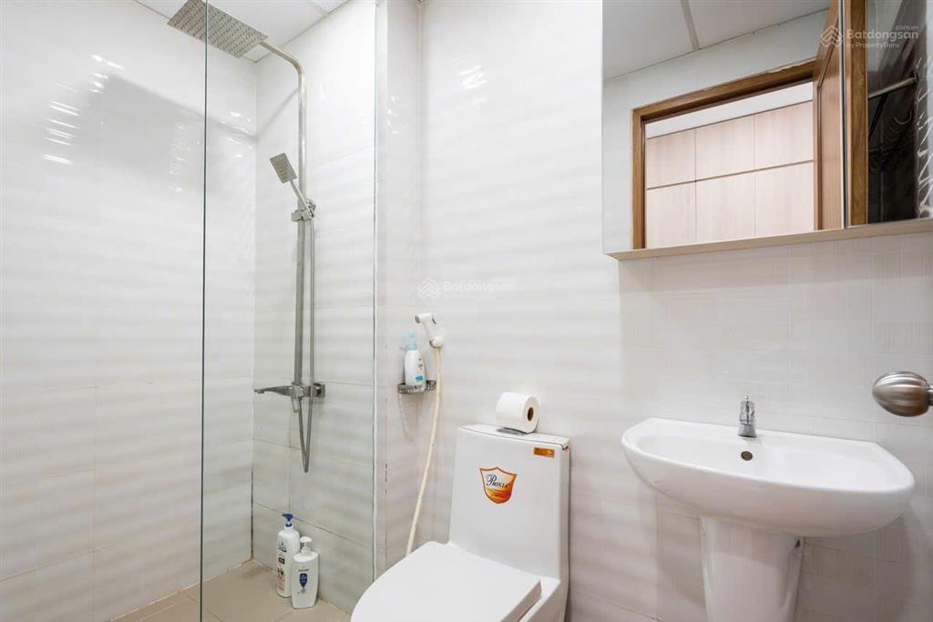 Thuê millennium 35m2 mới 100% giá 12tr ban công thoáng  bến vân đồn quận 4 sát q1  0775 924 ***