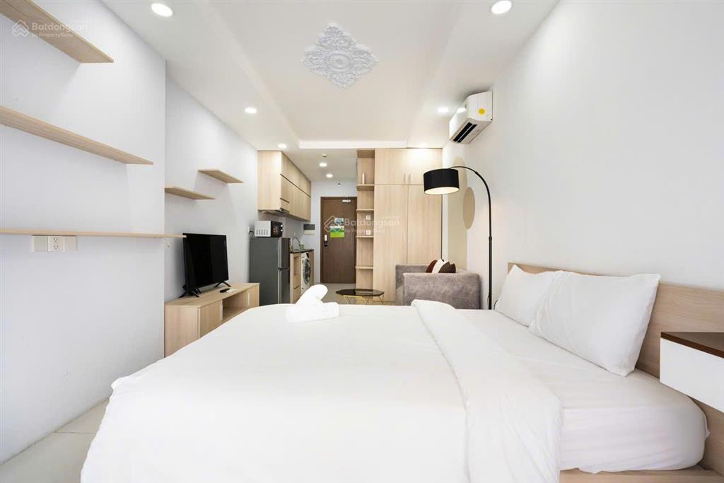 Thuê millennium 35m2 mới 100% giá 12tr ban công thoáng  bến vân đồn quận 4 sát q1  0775 924 ***