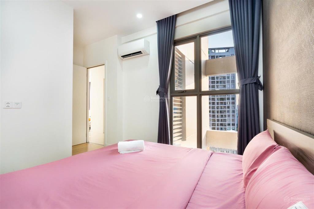 Thuê 2pn2wc 74m2 millennium ban công view cực chill ngay bến vân đồn quận 4 sát q1  0775 924 ***