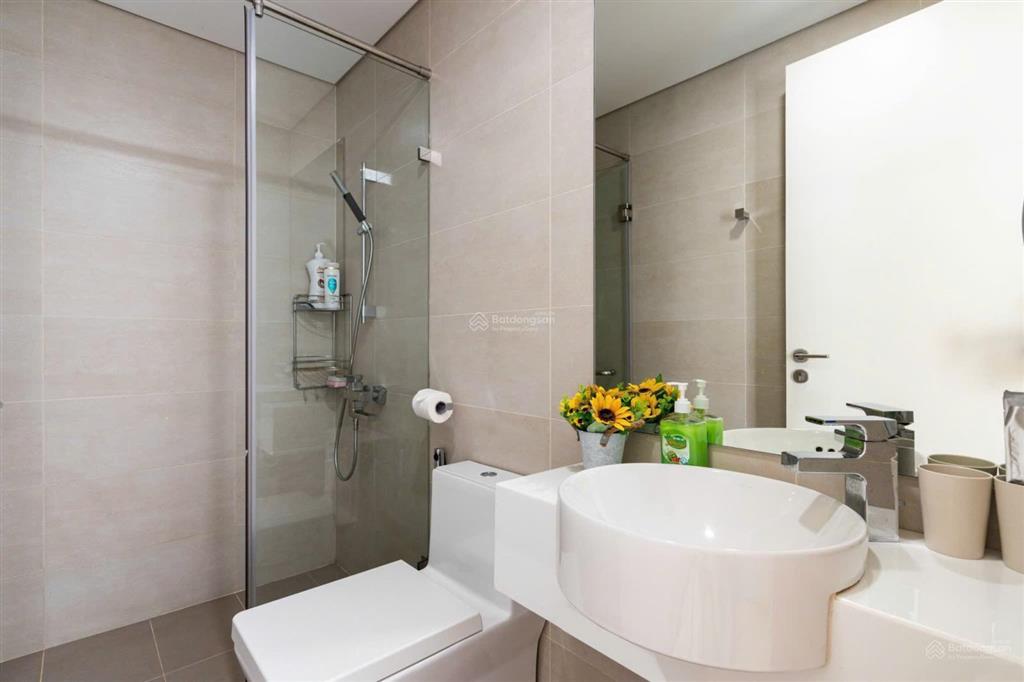 Thuê 2pn2wc 74m2 millennium ban công view cực chill ngay bến vân đồn quận 4 sát q1  0775 924 ***