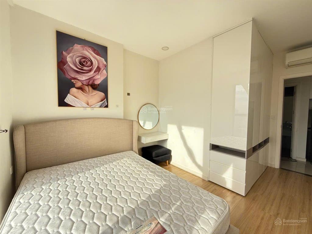 Thuê masteri millennium 1pn 56m2 view cầu bason ngay bến vân đồn q4 gần q1  harry 0775 924 ***