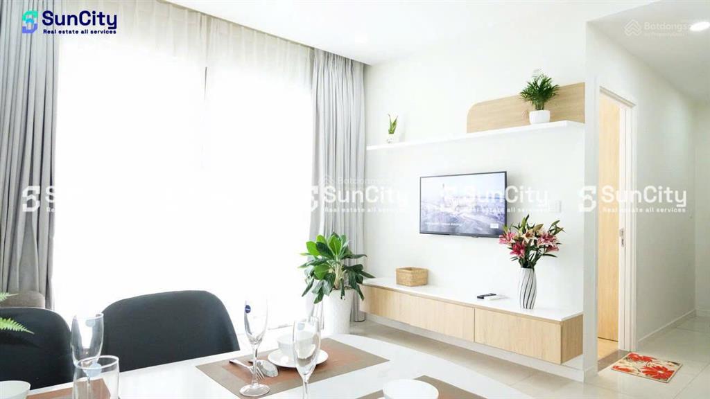 Thuê căn hộ 2pn 2wc 74m2 cao cấp ban công full view bến vân đồn, q4 (gần q1)  harry 0775 924 ***