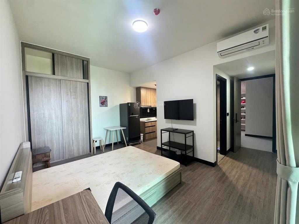 Thuê delasol 35m2 ban công view sông giá chỉ 12tr5 sát bên vân đồn quận 4 sát q1, q3  0775 924 ***