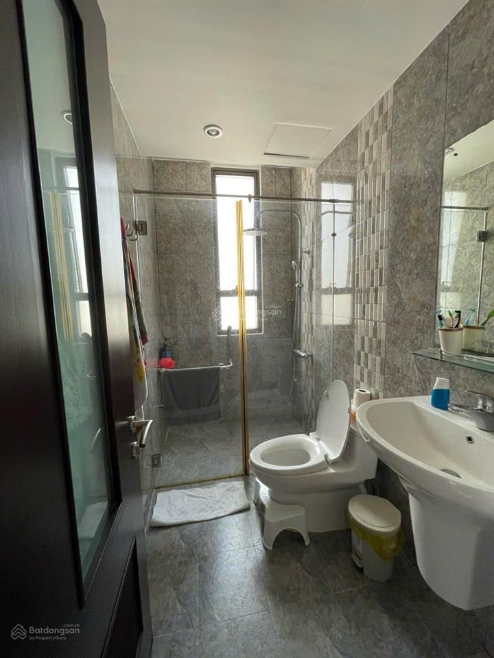 Thuê icon 56 3pn2wc 90m2 view sông giá chỉ 22tr ngay bến vân đồn quận 4 sát q1 q3  0775 924 ***