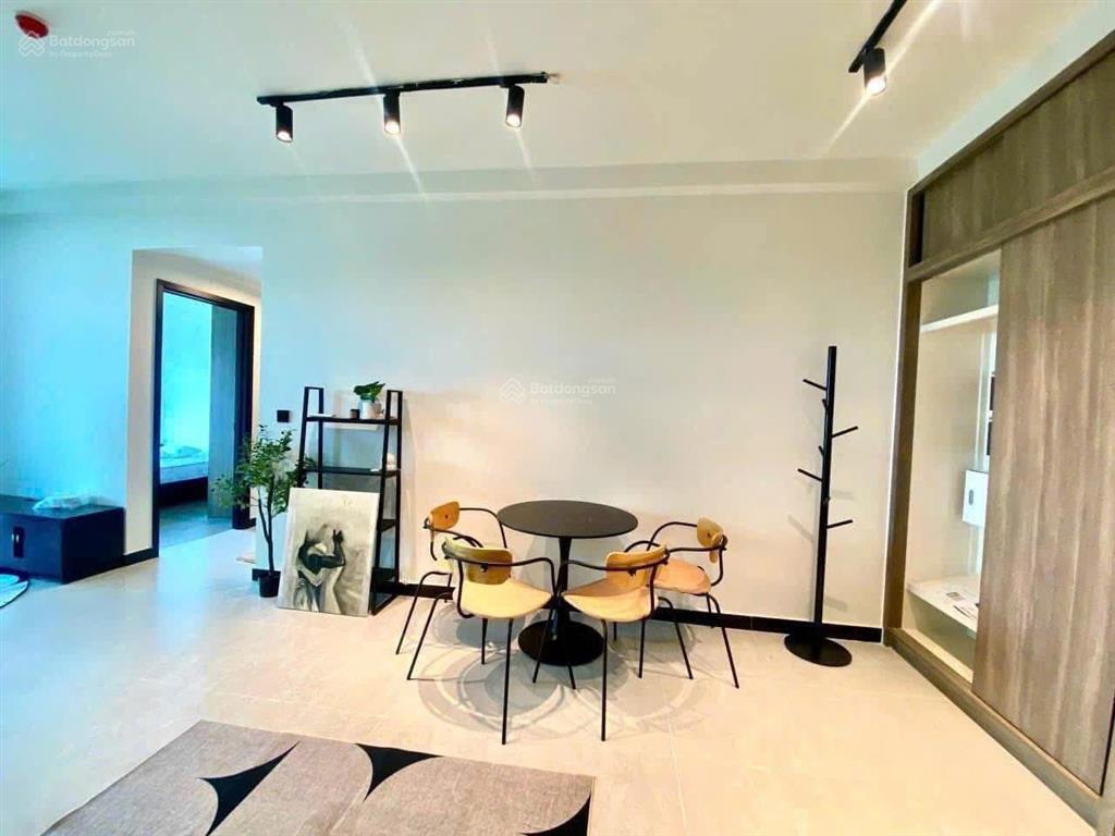 Thuê de la sol 2pn2wc 86m2 mới 100% ban công view sông bến vân đồn quận 4 sát q1 q3  0775 924 ***