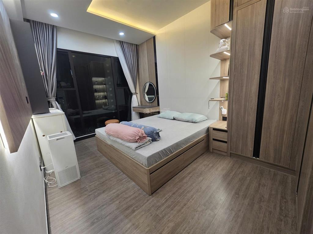 Thuê ngay 2pn 2wc 84m2 mới 100% nội thất luxury view sông bến vân đồn quận 4 sát q1  0775 924 ***