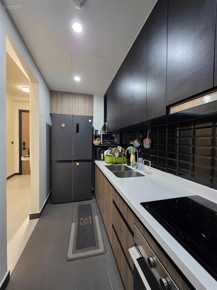 Thuê ngay 2pn 2wc 84m2 mới 100% nội thất luxury view sông bến vân đồn quận 4 sát q1  0775 924 ***