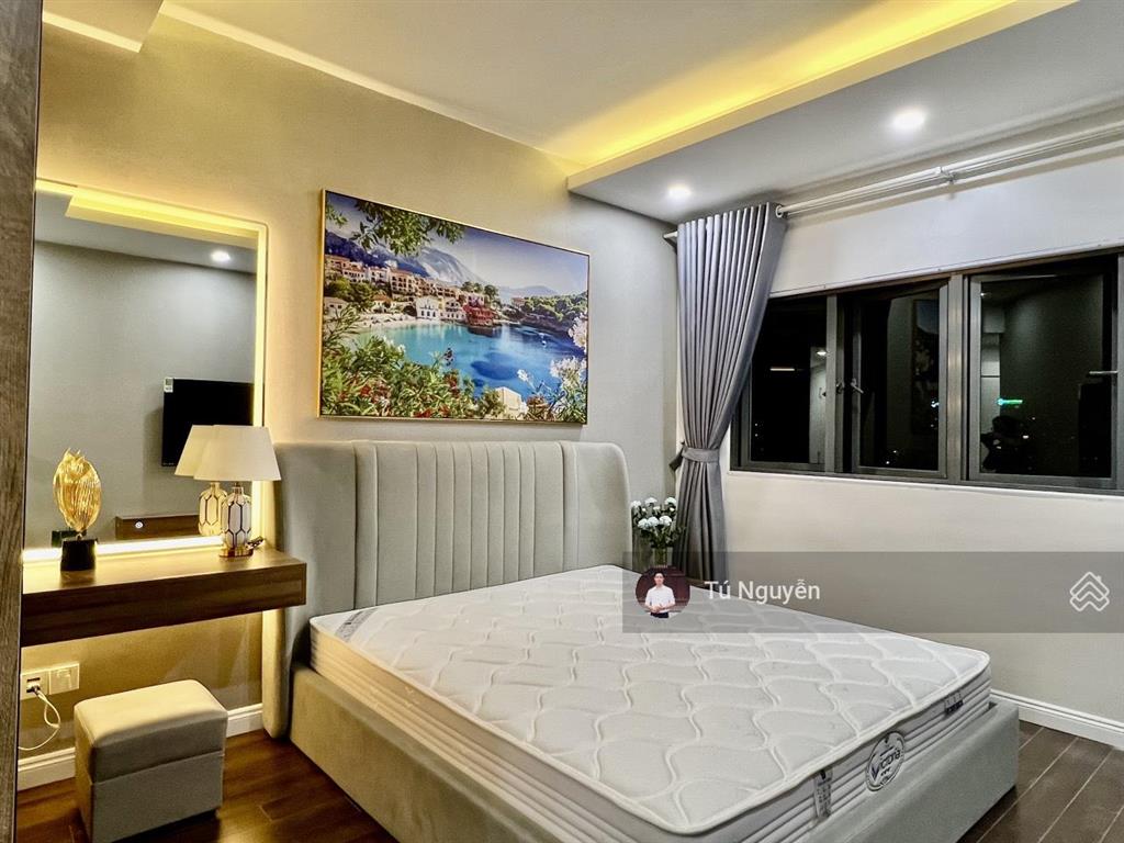 Chính chủ bán căn 2 phòng ngủ 82m2 golden west số 2 lê văn thiêm. giá 7 tỷ (bao hết)