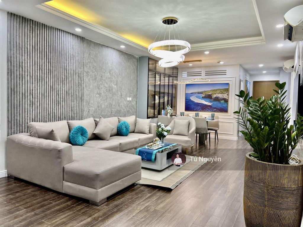 Chính chủ bán căn 2 phòng ngủ 82m2 golden west số 2 lê văn thiêm. giá 7 tỷ (bao hết)