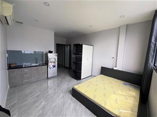Căn studio full nội thất cửa sổ rộng thoáng mát