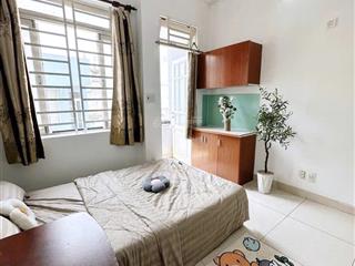 Cho thuê chdv 30m2 full nội thất ban công gần cầu thị nghè và đh hutech, uef  zalo0775 563 ***