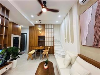 Hơn 4 tỷ  nhà phan xích long  mt 4.8m  full nội thất  hẻm ba gác