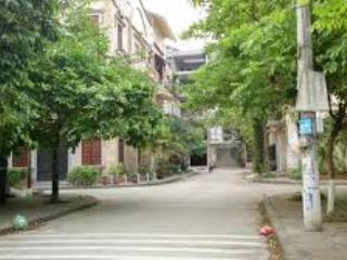 Cho thuê biệt thự 40 xuân la 260m2, 3 tầng. giá thuê 40tr/ tháng.  0985 084 ***