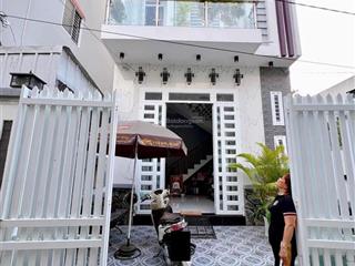 Về quê bán gấp căn nhà 1 lầu cách vòng xoay an lạc 200m, 105m2, 750tr
