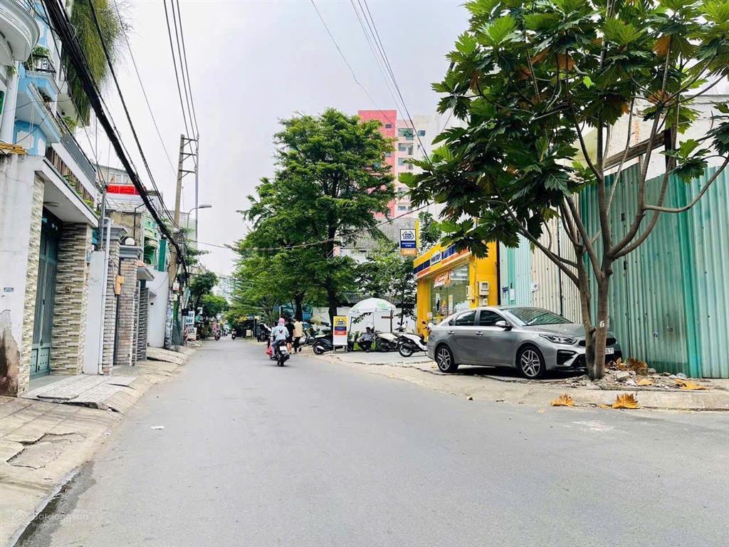 Mặt tiền kinh doanh trệt 4 lầu đường số 5 p17, dt 4x18m giá 9.5 tỷ tl