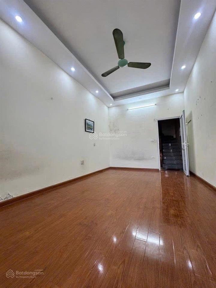 Láng  nhà riêng, dân xây  42m, 4 tầng  ngõ trước nhà rộng 4m  40m ra phố  9.5 tỷ