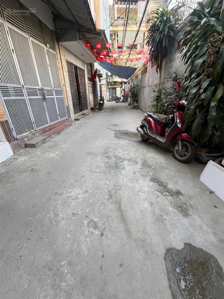 Láng  nhà riêng, dân xây  42m, 4 tầng  ngõ trước nhà rộng 4m  40m ra phố  9.5 tỷ