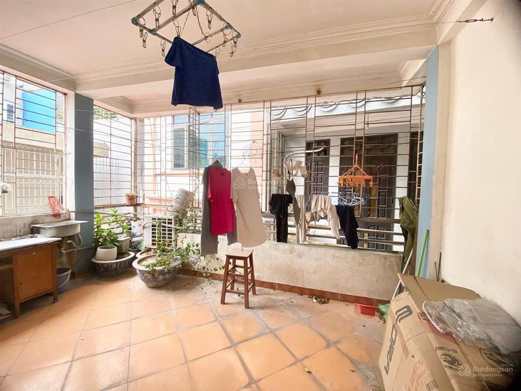 Láng  nhà riêng, dân xây  42m, 4 tầng  ngõ trước nhà rộng 4m  40m ra phố  9.5 tỷ