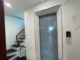 Nhà cầu diễn  32m2  6 tầng  thang máy  sát ô tô  đường rộng đẹp  7,4 đồng