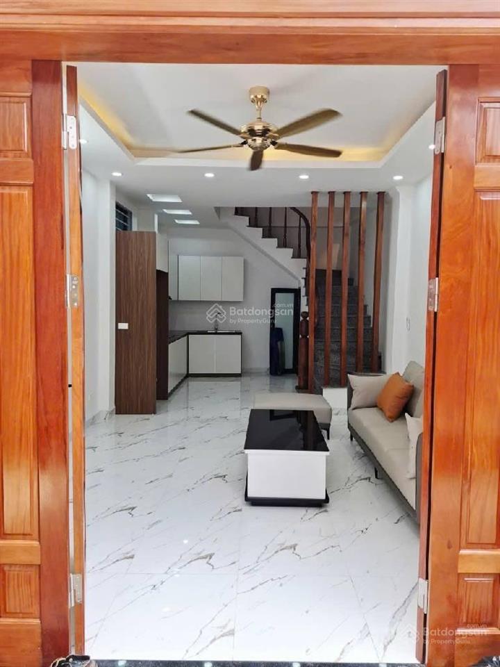 Nhà tây tựu  4 tầng / ngõ rộng  gần ô tô  ở ngay